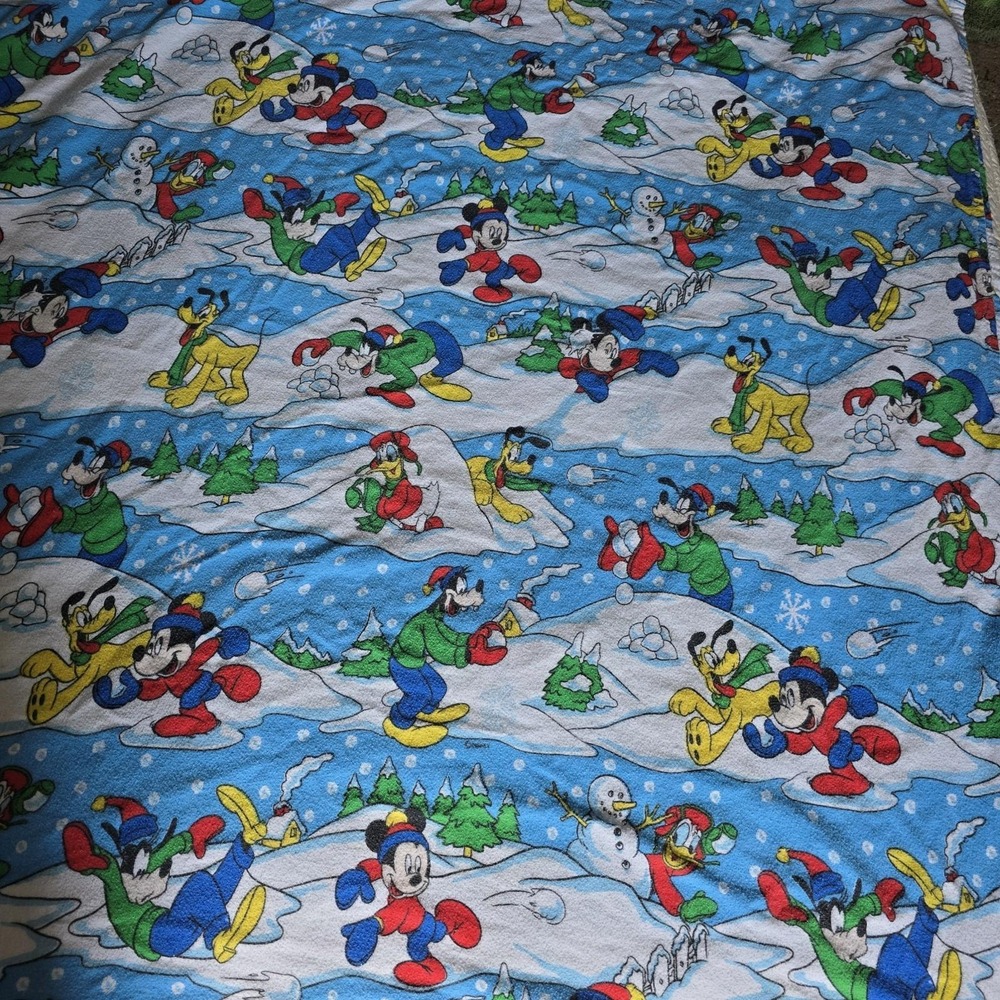 VTG 90s Disney Mickey Mouse Twin Flannel Sheet Set Winter Pluto Donald 3 piece‎ - Picture 8 of 9